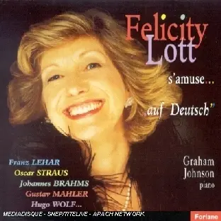 Felicity Lott s'amuse