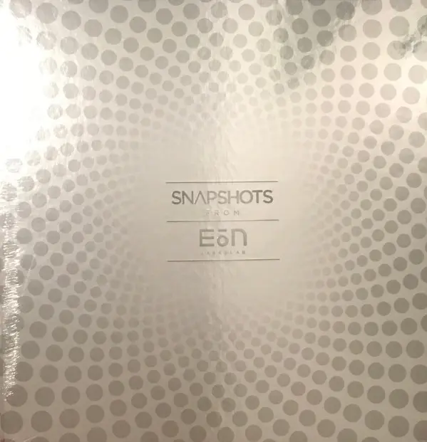 Snapshots From EōN Coffret