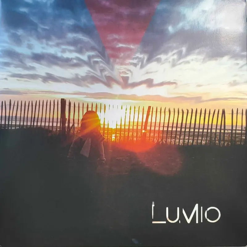 STARING AT THE SUN - LUMIO (CD)